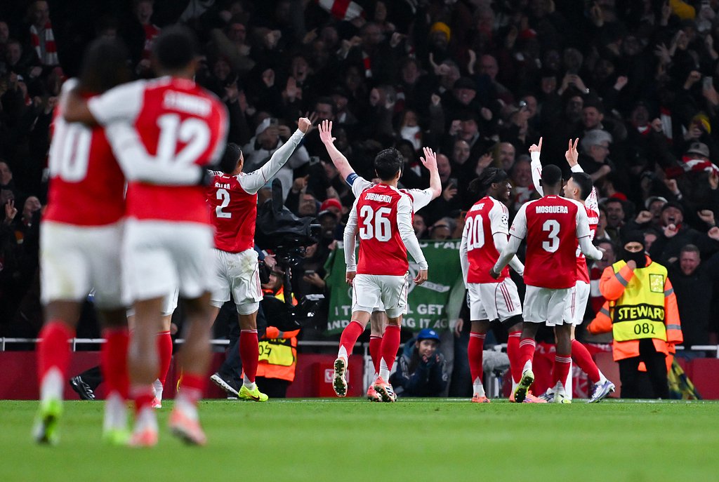 回顾一下樊振东与王楚钦的经典大战！ 王之暴冲vs稳如胖山！确实相当精彩（重温樊振东与王楚钦的巅峰之战：狂猛冲击对阵稳若磐石，精彩纷呈）