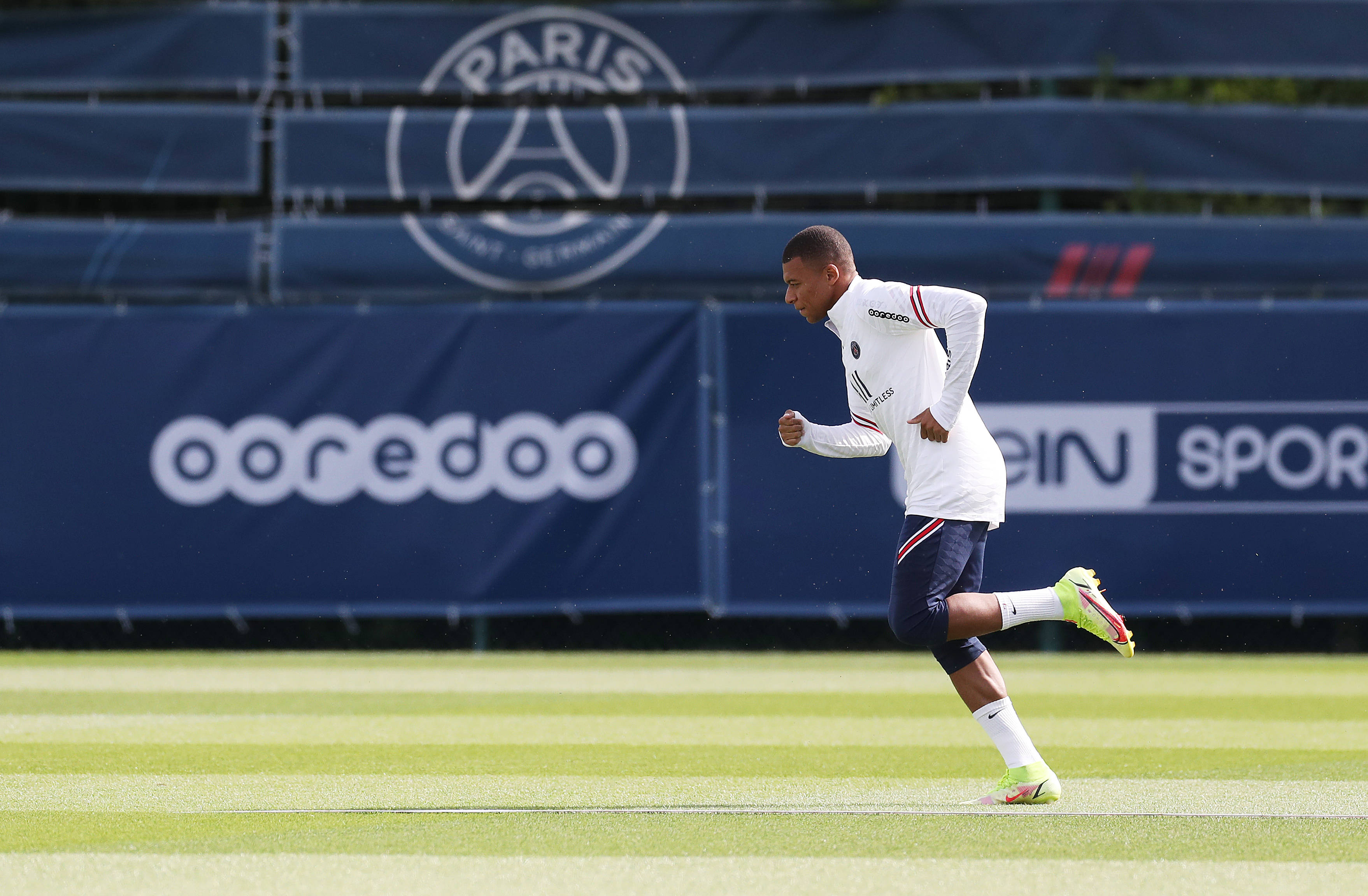 卡列洪：孔蒂和萨里很像总是重复枯燥训练，但这么做效果很好（卡列洪：孔蒂与萨里风格相近，训练虽枯燥重复却成效显著）