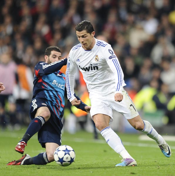 江苏业余足球再添活力 “我爱足球”城市联赛赋能基层足球发展（江苏业余足球迎来新活力：“我爱足球”城市联赛助推基层发展）