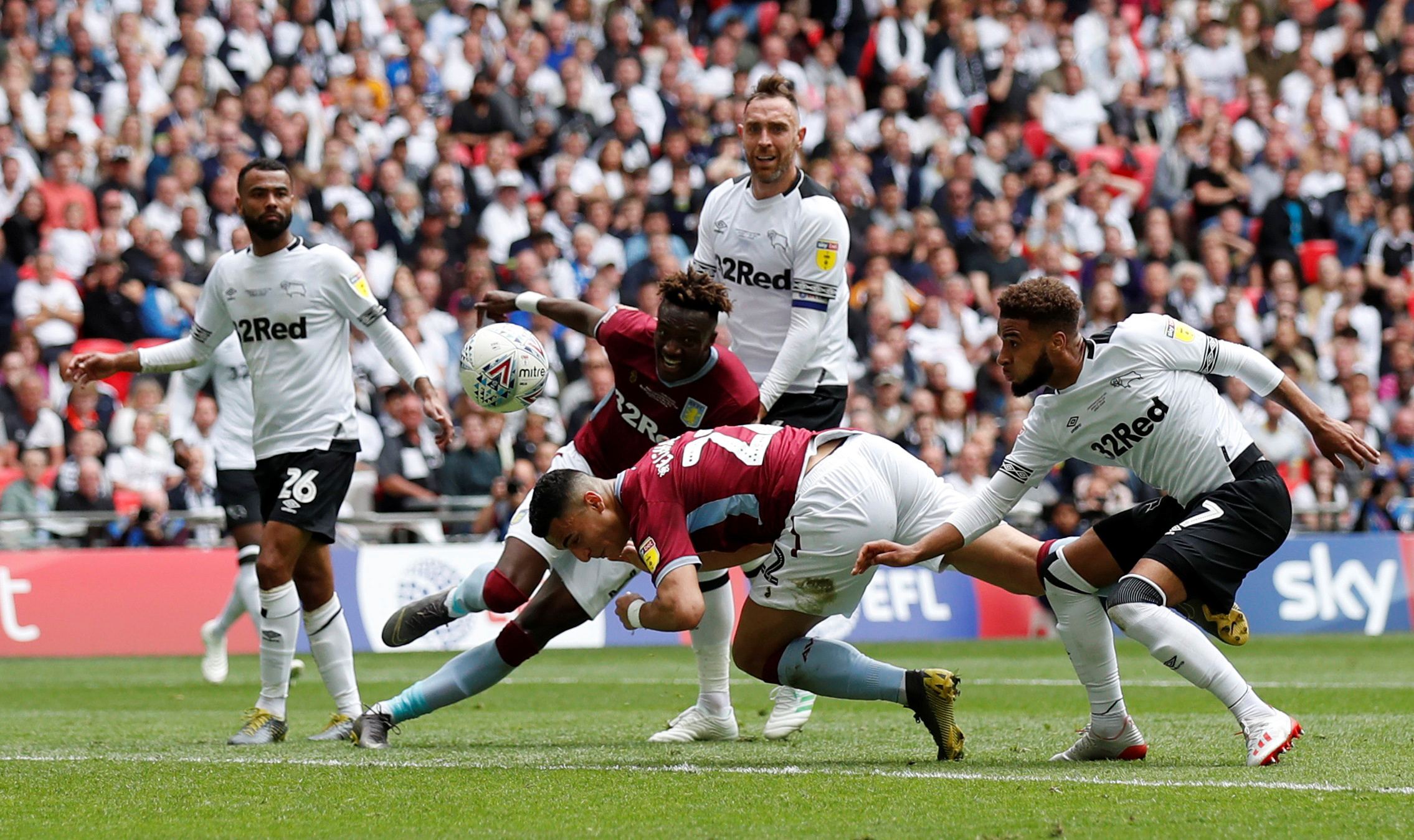 记者：罗马联系法比奥-席尔瓦团队，但若吉拉西离队他将留下（记者称罗马已接触法比奥-席尔瓦团队，但若吉拉西离队，席尔瓦将选择留队）